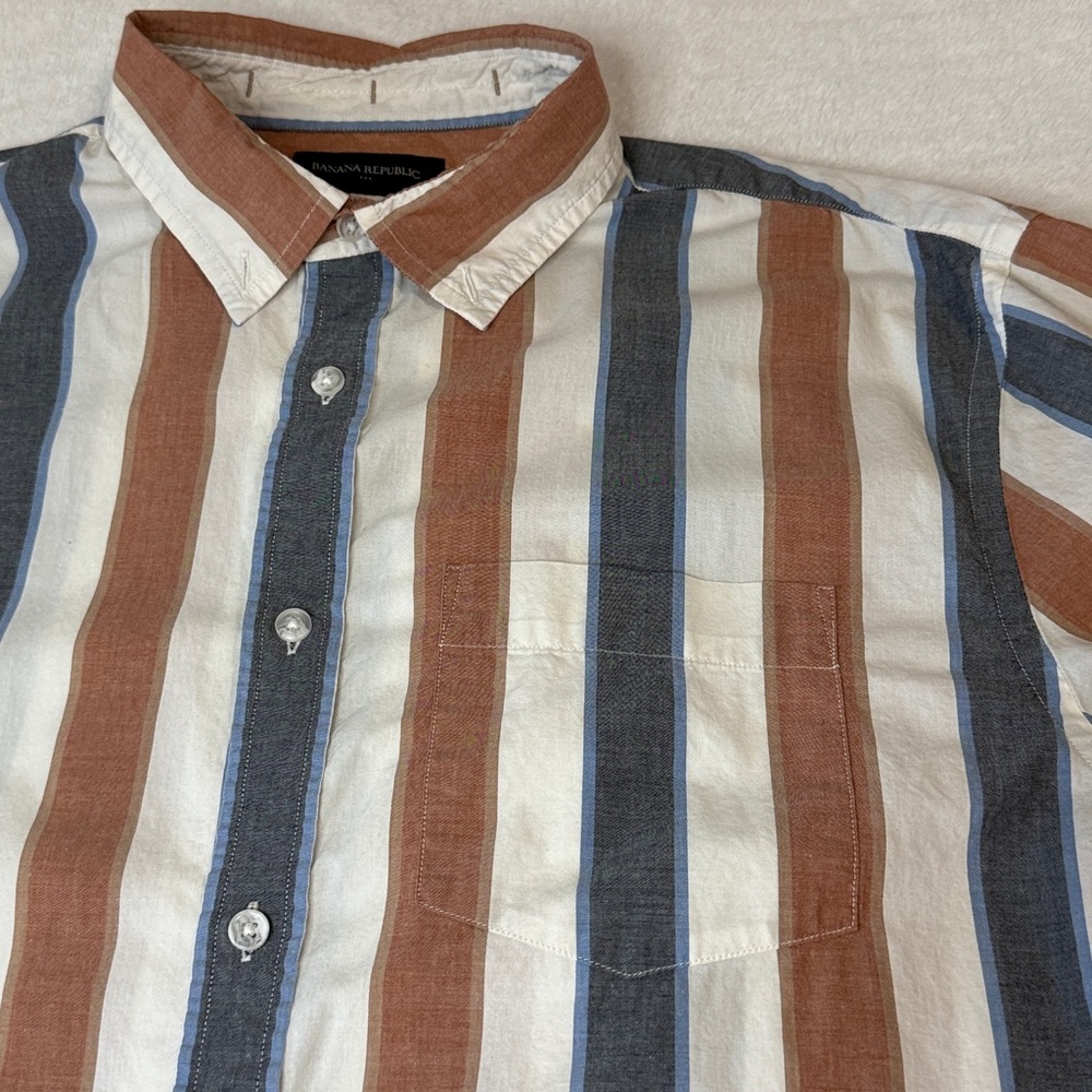 🔹Banana Republic striped short sleeve shirt - Picture 3 of 9